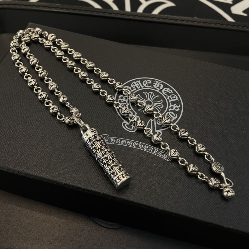 Ch*0me He**ts necklaces